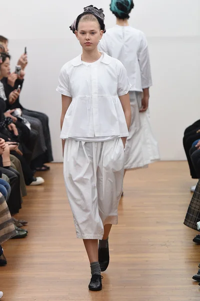 Look 10